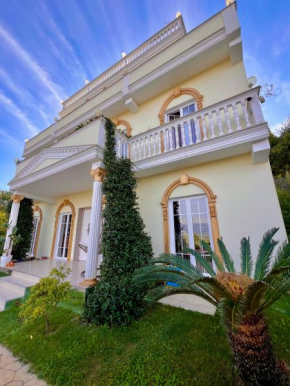 Vila Dy Bukurite